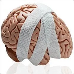 En plus, il était violent le salaud ! Lucienne ne comptait plus les _________ !