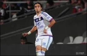 Qui est ce joueur de l'Olympique Lyonnais qui est international brsilien ?