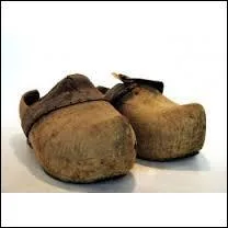 D'une chose rare ou difficile à trouver, on dit : « Ça ne se trouve pas sous les sabots d'un âne. »