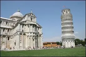Pourquoi la tour de Pise est-elle si inclinée ?