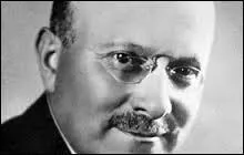 Javel - André Citroën (ligne 10) : 
Quel est l'emblème de la marque Citroën ?