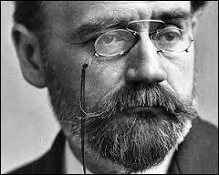 Avenue Émile Zola (ligne 10) : 
Quel nom porte la série de romans écrite par Émile Zola ?