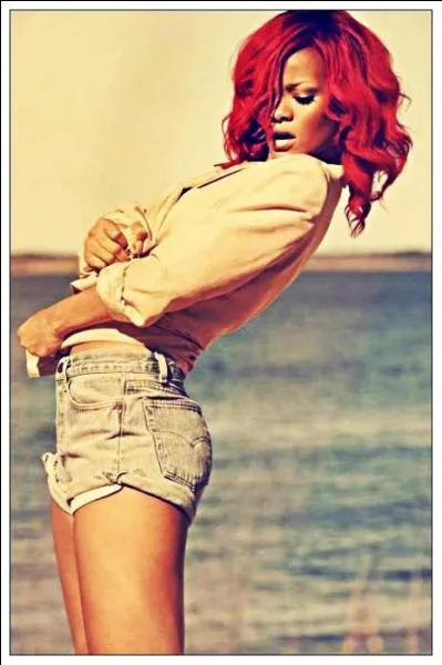 Quel est le 1er titre de l'album LOUD ?