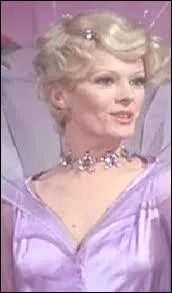 Quelle actrice interprète la Fée des lilas dans le film "Peau d'âne" de Jacques Demy en 1970 ?