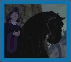 Quel est le nom du cheval du juge Claude Crollo dans "Le Bossu de Notre-Dame" ?