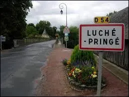 Nous entrons dans le village Sarthois de Luch&eacute;-Pring&eacute;. Nous nous situons dans le Maine Angevin, en r&eacute;gion ...