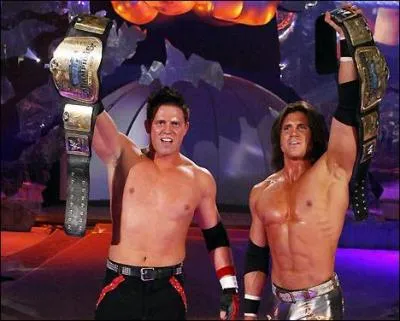 Qui sont ces deux catcheurs ?