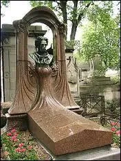 Zola : sa vie, son oeuvre. Où fut enterré Emile Zola en 1908, avant de rejoindre le Panthéon ?