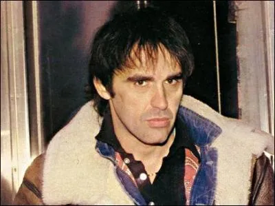 Il nous a chanté : " Quand t'es dans le désert ", de quel chanteur s'agit-il ?