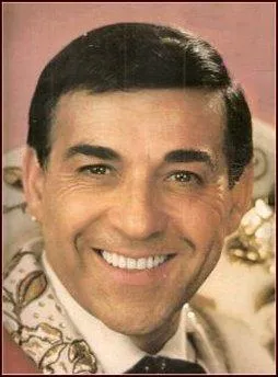 Luis Mariano, nous chantait : " On oublie tout sous le soleil de....