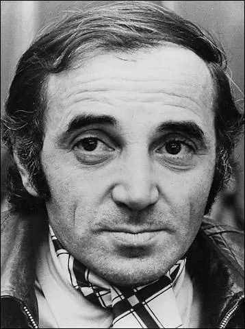 Quelle chanson de Charles Aznavour commence ainsi : " A dix-huit ans, j'ai quitté ma province, bien décidé à empoigner la vie" ?