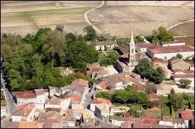 Village aquitain du Médoc, dans le vignoble de Pauillac, Cissac-Médoc se situe dans le département ...