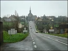 Commune Sarthoise, Domfront-en-Champagne se situe en région ...