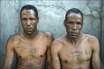 Fondé initialement dans une prison de la mégalopole sud-africaine, quel est ce gang ?