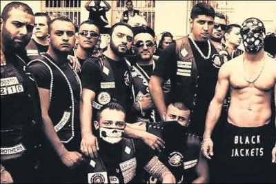 Dans quel pays se trouve ce gang qui recrute parmi les émigrés de seconde génération partout en Europe ?