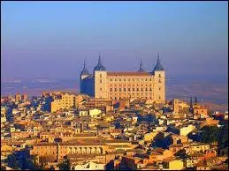 Dans quel pays est situé le site de la ville de Tolède ?