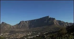 Sur quel continent se situe la montagne de la Table ?