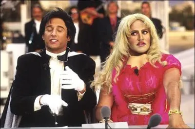 Quel est ce duo de comique, imitant ici, le couple cité dans la question N°3 ?