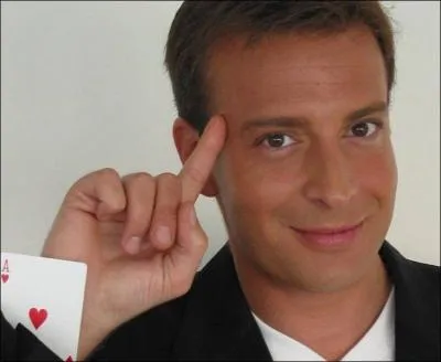 Sylvain Mirouf. Magicien médiatique et inventeur de la cartounette. Dans quelle émission de Michel Drucker a-t-il fait ses premiers tours, à partir de 1994 ?