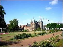 Je vous emmène à la découverte de Corbie. Ville picarde traversée par le Canal de la Somme, elle se situe dans le département ...