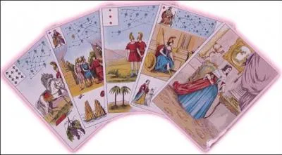 Il existe deux tarots de cette cartomancienne renommée du XIXe siècle : le "Grand Jeu" compte 54 cartes et le "Petit Jeu" qui en compte seulement 36. Qui est cette cartomancienne née à Alençon ?
