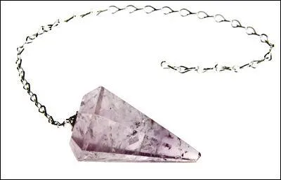 Pour cette méthode du oui, non, peut-être, mauvaise question, il faut fixer les règles avant chaque cérémonie. Quel est cet objet ?