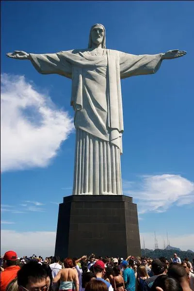 Dans quel pays peut-on voir la statue du Christ Rédempteur ?
