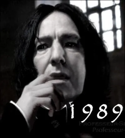 Stimulé comme jamais, il décide de revenir en Angleterre et rend visite à un vieil ami, Severus Rogue. Les deux sorciers choisissent de pactiser et s'allient à Albus Dumbledore. Quand celui-ci a-t-il fondé son groupe de rebelles ?