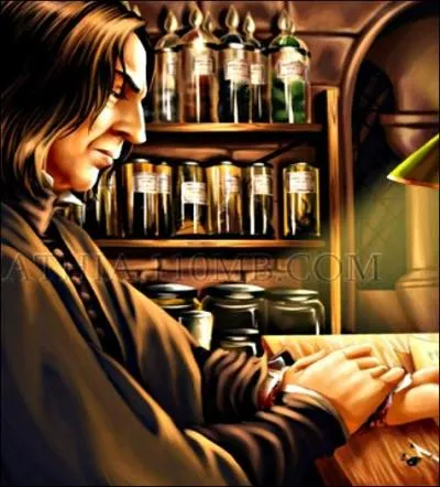 Minuit. Severus Rogue se réveille en sueur. La Marque des Ténèbres le brûle. La voix du Seigneur des Ténèbres lui parle. Est-il vivant ? 
Dans la saga, quel personnage a coutume de se réveiller en sueur après de mauvais rêves ?