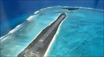L'unique piste de l'aéroport de Barra est construite sur le sable : dans quel pays ?