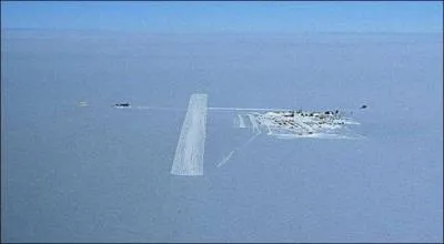 Bienvenue au centre de recherche McMurdo de Ross Island ! Vous allez vous poser sur une piste de :   