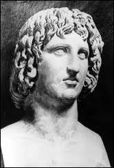 Qui a dit : L'esprit meut la masse. ?