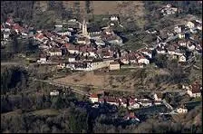 Connu pour ses vergers de cerisier et son kirsch, Mouthier-Haute-Pierre est un village Doubien situé en région ...