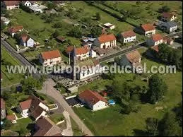 Village lorrain du Pays de Sarrebourg, Schneckenbush se situe dans le département ...