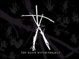 Dans "Le Projet Blair Witch", trois étudiants en cinéma tournent un documentaire sur une sorcière vivant dans la forêt de Blair. Dans quel format spécial a été tourné ce film ?