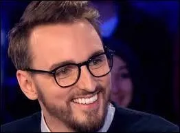 Quel est le prénom de ce chanteur ?