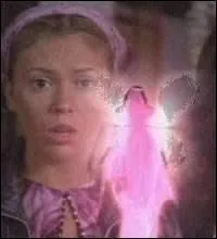 Devant Phoebe se trouve :