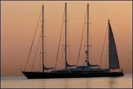 Novembre : Qui a disparu au large des Açores à bord de son voilier ''Manureva'' ?