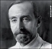 Avril : Robert Debré était un grand médecin fondateur de la pédiatrie. Il est le grand-père de Bernard Debré (urologue) et de Jean-Louis Debré qui occupe actuellement (2015) le poste de...