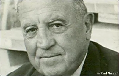 Juin : Santiago Bernabéu était un grand monsieur du football espagnol. Quel club, auquel il a voué sa carrière, a-t-il décidé de donner son nom à son stade ?