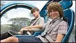 Comment s'appellent les enfants qui visitent Jurassic World ?