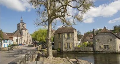 Cette petite commune française, dans le département de la Côte-d'Or, en Bourgogne, fait partie de l'association des communes de France aux noms burlesques et chantants.