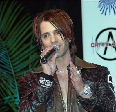 Quel magicien américain de style gothique est aussi acteur, danseur, cascadeur, maître de yoga et musicien ?