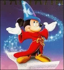 Dans quel classique d'animation Disney peut-on voir Mickey pratiquer la magie ?