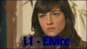 11 - Je vous présente Elvire. Avec Franck Ruiz, elle a essayé d'organiser des attentats (dont un avec Yanis) pour montrer la nécessité des services secrets. Sa dangerosité a été la cause de son assassinat, par Franck lui-même. Où lui a-t-il tiré dessus ?