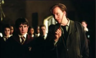 Quelle forme prend l'&Eacute;pouvantard lorsque Parvati se trouve devant lui (livre) ?