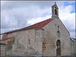 Voici l'église Saint-Maixent, à Juscoprs. Ville Deux-Sévrien, il se situe en région ...