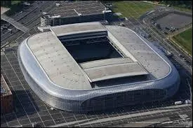 Où se trouve le Stade Pierre-Mauroy ?