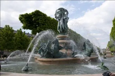 La fontaine des Quatre-Parties-Du-Monde au jardin de Marco Polo repr&eacute;sente l'Afrique (symbolis&eacute;e par une femme noire), l'Am&eacute;rique (symbolis&eacute;e par une Am&eacute;rindienne), l'Asie (symbolis&eacute;e par une Asiatique) et l'Europe (symbolis&eacute;e par une femme europo&iuml;de. Dans quel arrondissement de Paris se trouve-t-elle ?