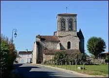 Voici l'&eacute;glise Saint-Martin de Montpellier-de-M&eacute;dillan. Commune du Poitou-Charentes, elle se situe dans le d&eacute;partement ...